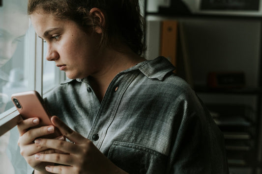 How to Announce a Loss on Social Media | Gentle Guidance & Support